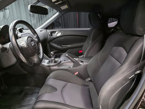 Used 2015 Nissan 370Z w/ Sport Package image 18