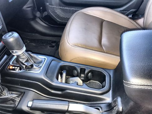 Used 2022 Jeep Wrangler Unlimited Sahara w/ LED Lighting Group image 21