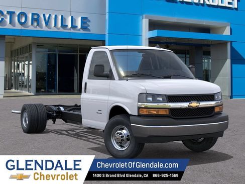 New 2025 Chevrolet Express 3500 w/ Power Convenience Package RWD image 7