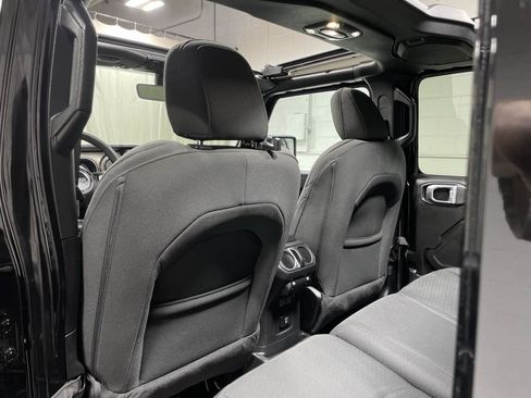 Used 2023 Jeep Wrangler Unlimited w/ Sun & Screen Package AWD/4WD image 13