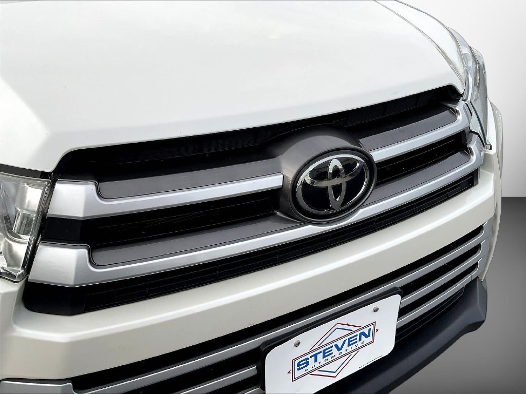 Used 2019 Toyota Highlander XLE AWD/4WD image 35
