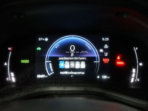 Used 2025 Toyota Camry SE image 16