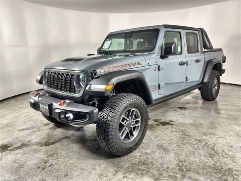 Used 2025 Jeep Gladiator Mojave w/ Safety Group image 4