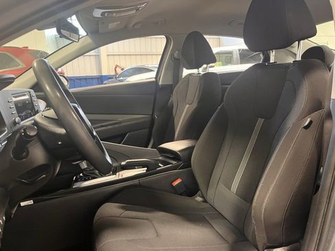 Used 2024 Hyundai Elantra SE image 22