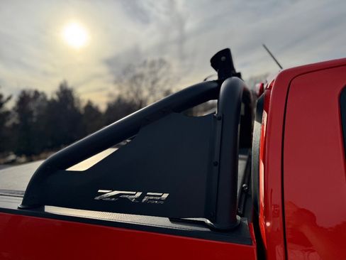 Used 2019 Chevrolet Colorado ZR2 w/ ZR2 Dusk Special Edition image 7