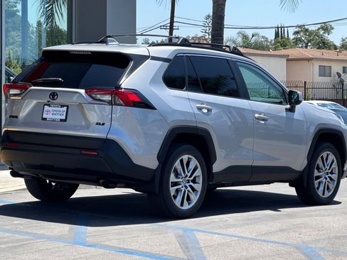 Certified 2022 Toyota RAV4 XLE Premium FWD image 5