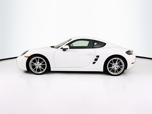 Used 2025 Porsche 718 Cayman image 2