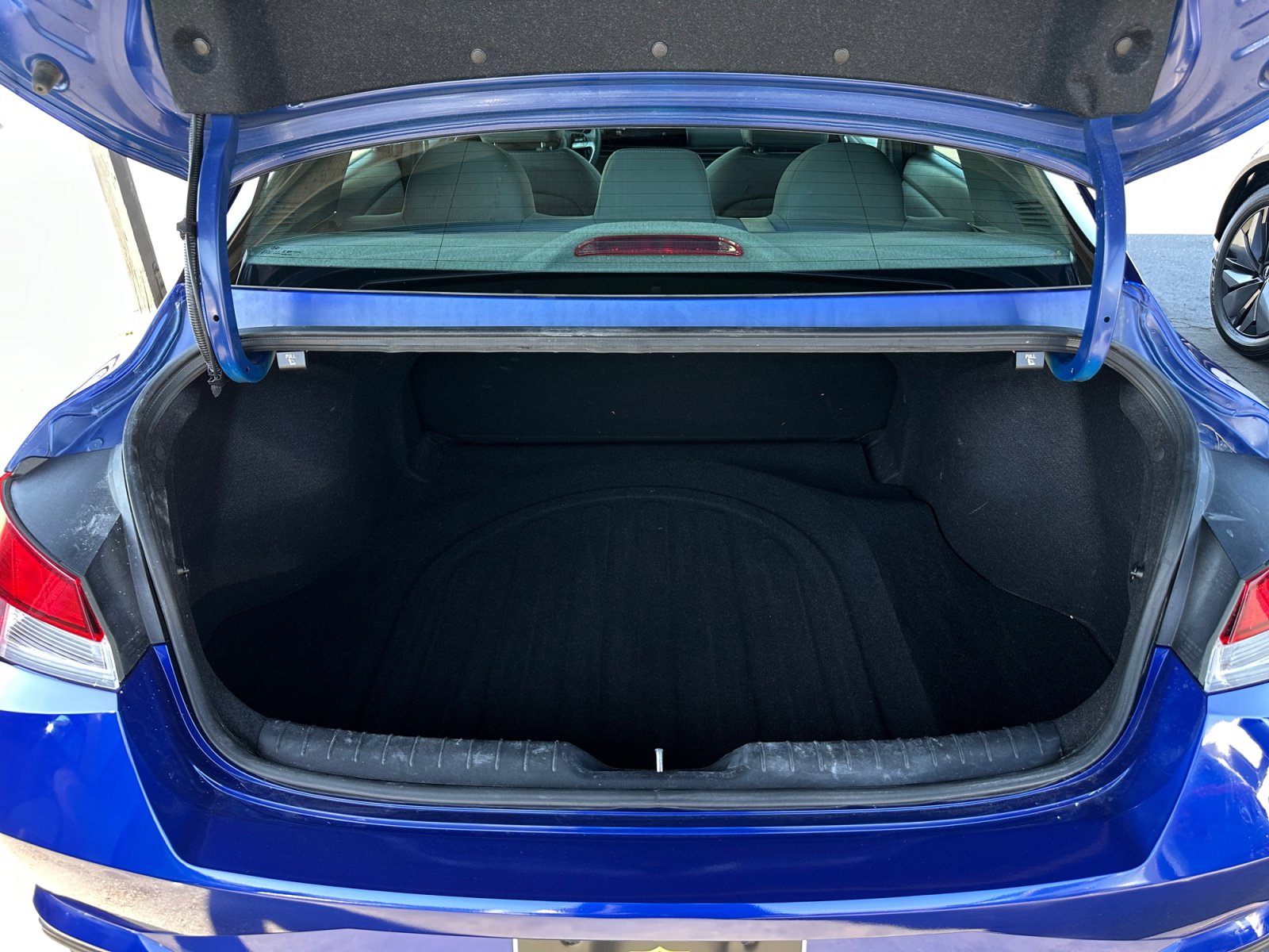 Used 2023 Hyundai Elantra SEL w/ Convenience Package FWD image 16