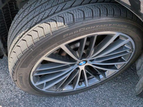 Used 2023 BMW 530i w/ Premium Package RWD image 12