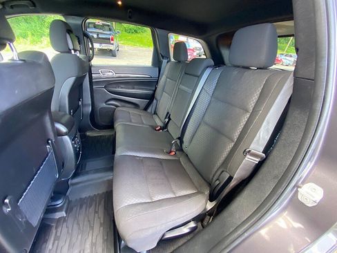 Used 2021 Jeep Grand Cherokee Laredo AWD/4WD image 35