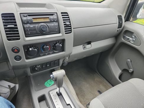 Used 2011 Nissan Frontier S AWD/4WD image 22
