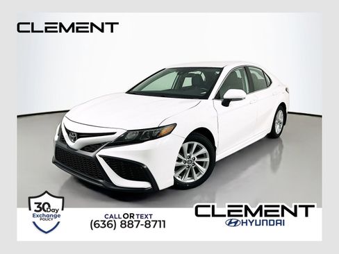 Used 2023 Toyota Camry SE FWD image 1