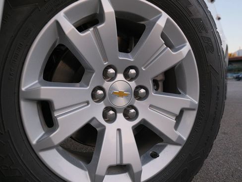 Used 2022 Chevrolet Colorado LT w/ Luxury Package RWD image 9