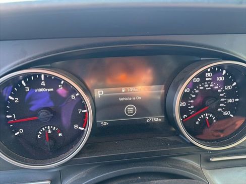 Certified 2024 Kia Carnival LX image 17