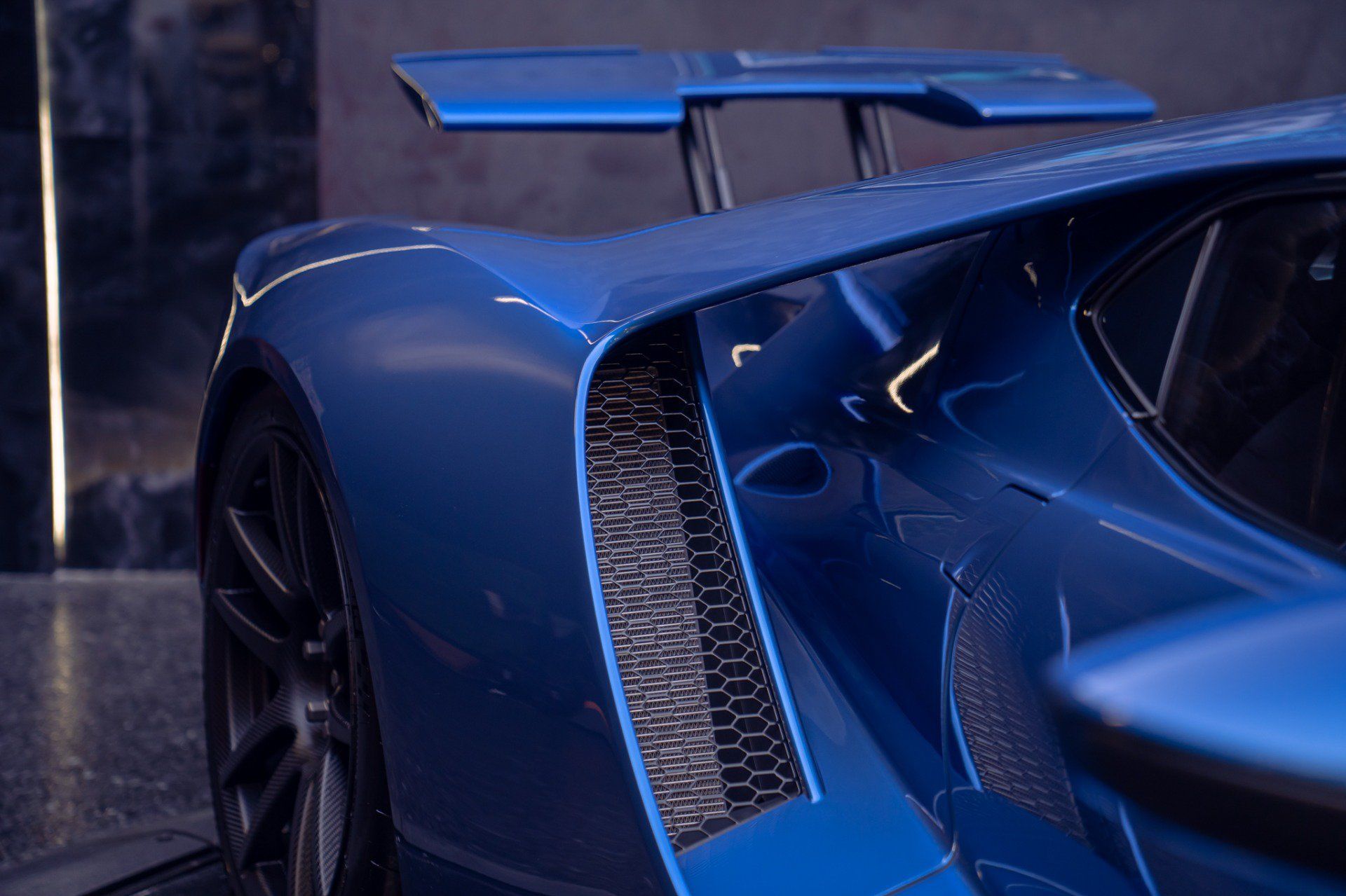 Used 2021 Ford GT RWD image 23