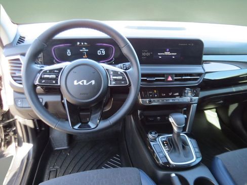 Used 2025 Kia Seltos S FWD image 18