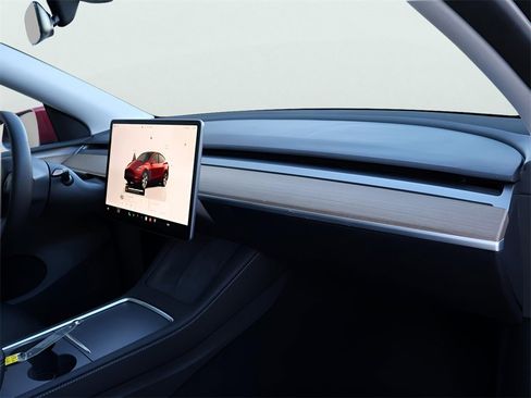 Used 2023 Tesla Model Y Long Range image 10