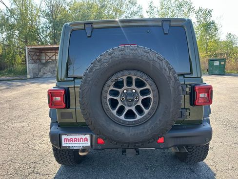 Certified 2022 Jeep Wrangler Unlimited Rubicon w/ Xtreme Recon 35" Tire Package AWD/4WD image 18