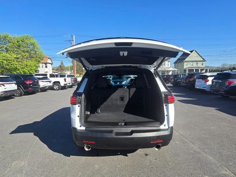 Used 2023 Chevrolet Traverse RS AWD/4WD image 21