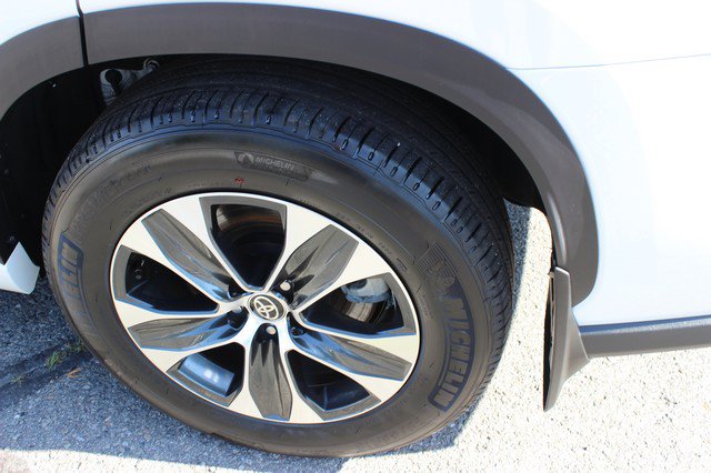 Used 2026 Toyota Highlander XLE AWD/4WD image 5