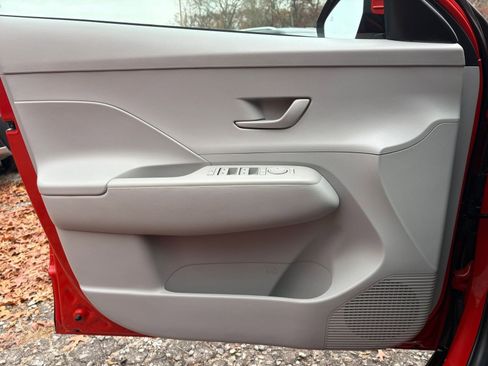 Used 2025 Hyundai Kona SEL image 20