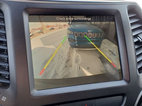 Used 2019 Jeep Cherokee Trailhawk w/ Comfort/Convenience Group image 27