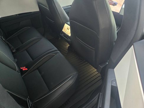 Used 2024 Tesla Cybertruck AWD Crew Cab image 25