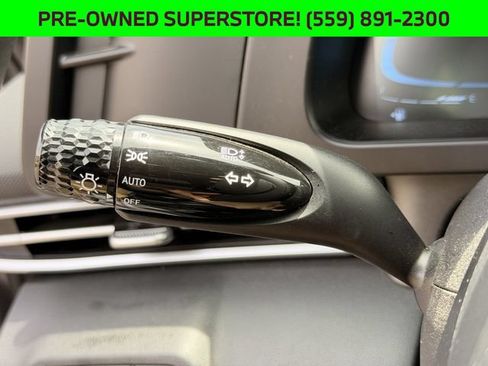 Used 2025 Hyundai Elantra SE FWD image 16