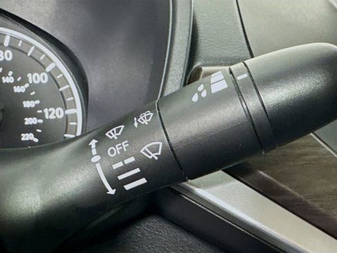 Used 2025 Nissan Altima 2.5 SV FWD image 14