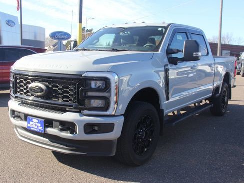Used 2025 Ford F350 XLT w/ Black Appearance Package image 10