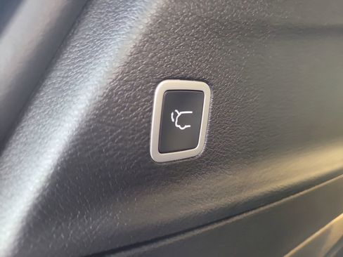 New 2026 Chrysler Voyager LX FWD image 9