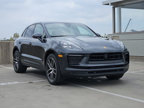 Certified 2026 Porsche Macan AWD/4WD image 10