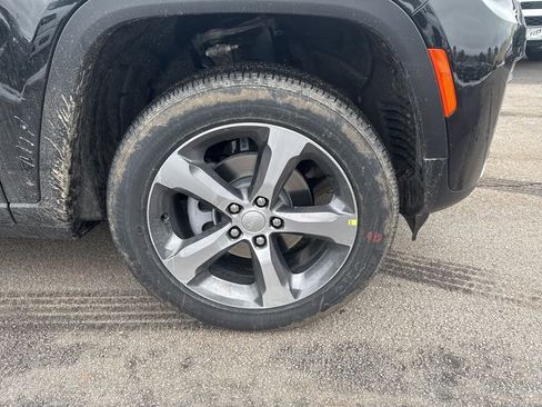 New 2026 Jeep Grand Cherokee Limited image 9