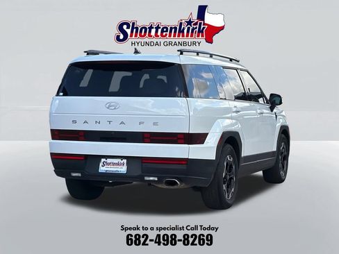 Used 2024 Hyundai Santa Fe SEL FWD image 5