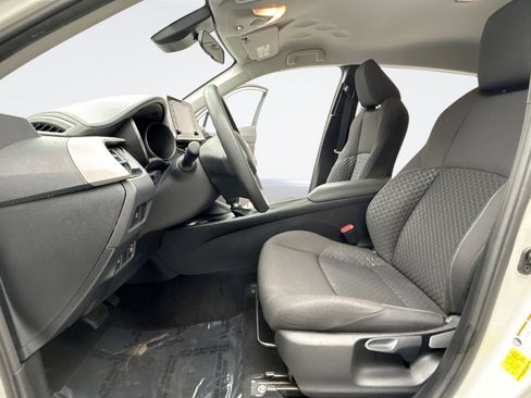 Used 2021 Toyota C-HR LE image 11