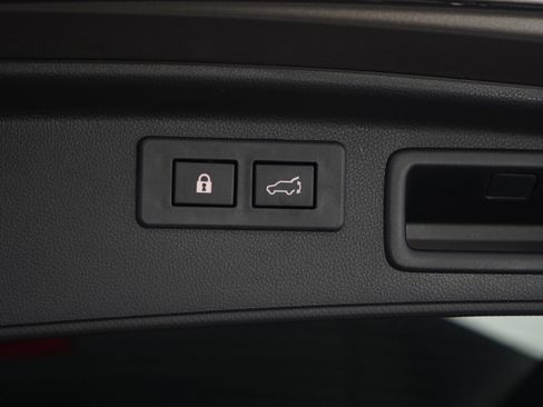 Used 2024 Subaru Forester Touring w/ Convenience Package image 11