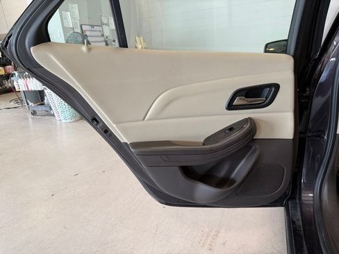 Used 2015 Chevrolet Malibu LT w/ Power Convenience Package FWD image 10