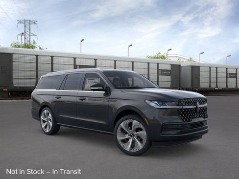 New 2026 Lincoln Navigator L Black Label AWD/4WD image 7