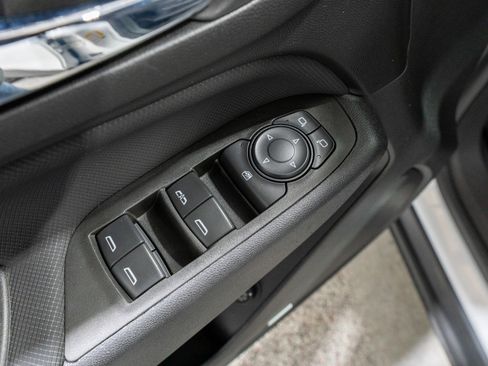 Used 2022 Chevrolet Equinox RS w/ RS Leather Package image 14