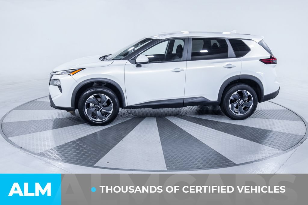 Used 2024 Nissan Rogue SV FWD image 4