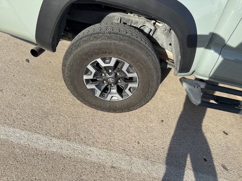 Used 2023 Toyota Tacoma TRD Off-Road image 13