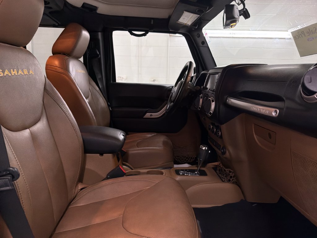 Used 2015 Jeep Wrangler Unlimited Sahara AWD/4WD image 24