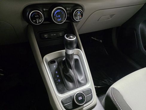 Certified 2023 Hyundai Venue SEL image 27