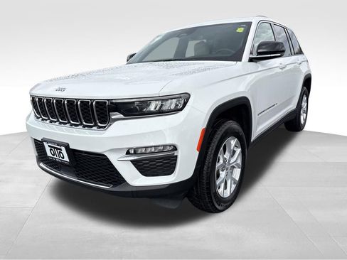 Used 2023 Jeep Grand Cherokee Limited image 3