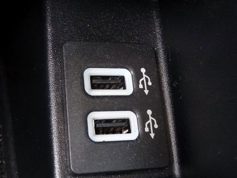 Used 2019 Ford Edge Titanium w/ Equipment Group 301A image 10