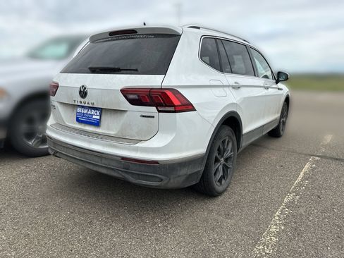 Certified 2024 Volkswagen Tiguan SE AWD/4WD image 3