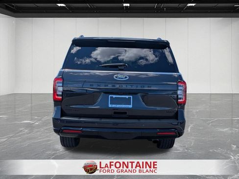 Certified 2022 Ford Expedition Max Limited AWD/4WD image 4