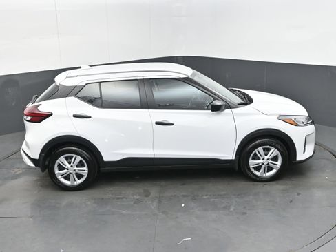 Certified 2025 Nissan Kicks Play S image 36