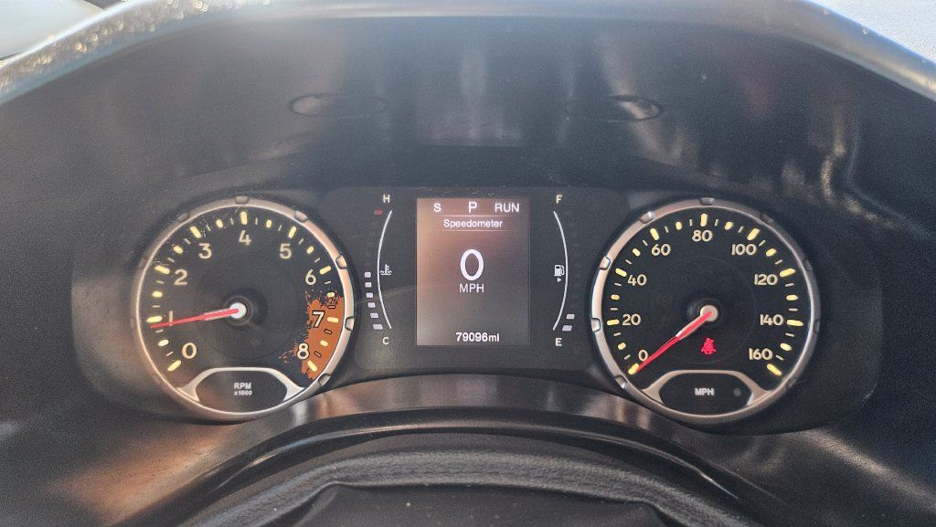 Used 2017 Jeep Renegade Altitude FWD image 25