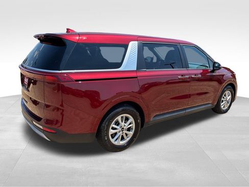 Used 2024 Kia Carnival LX FWD image 8